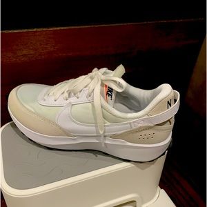 COPY - Nike Waffle Debut